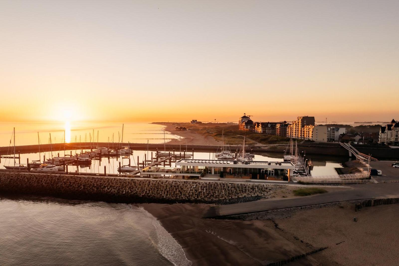 Yacht By Strandhotel - Hotel Service & Wellness Cadzand Exterior foto